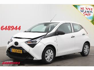 damaged passenger cars Toyota Aygo 1.0 VVT-i x-fun Airco Cruise 2021/6
