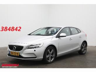 krockskadad bil auto Volvo V-40 2.0 T3 Momentum Navi Cruise SHZ PDC LMV 2016/9