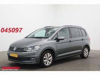 skadebil auto Volkswagen Touran 1.0 TSI Comfortline 7p ACC Navi Clima Camera PDC AHK 2019/3