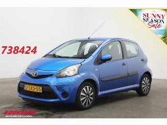 uszkodzony samochody osobowe Toyota Aygo 1.0 VVT-i Now 5-drs Airco Navi Bluetooth 92.182 km! 2013/12