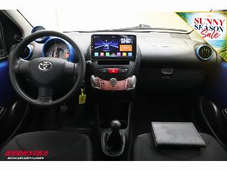 Toyota Aygo 1.0 VVT-i Now 5-drs Airco Navi Bluetooth 92.182 km! picture 12
