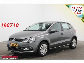 Vaurioauto  passenger cars Volkswagen Polo 1.2 TSI Comfortline 5-drs Cruise Airco 96.900 km! Org.NL+NAP 2014/12
