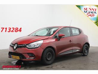 Schadeauto Renault Clio 0.9 TCe Zen Cruise Airco 57.096 km! 2017/4