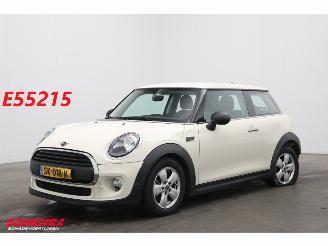 skadebil auto Mini One 1.5 3-drs Cruise Navi Bluetooth LMV 2018/4