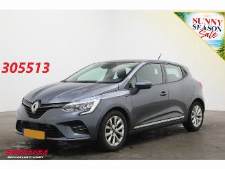 Vaurioauto  passenger cars Renault Clio 1.0 TCe Bi-Fuel LPG Zen Cruise Airco Apple/Android Bluetooth LMV 2021/10