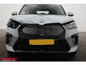 BMW iX2 eDrive20 67 kWh M Sport Edition ACC Navi Clima Leder SHZ Virtual Apple/Android Camera PDC picture 10