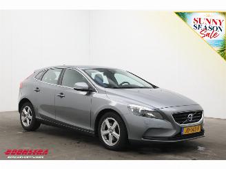 Volvo V-40 2.0 T2 Nordic+ Cruise Clima Navi Bluetooth SHZ PDC picture 2