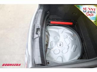 Volvo V-40 2.0 T2 Nordic+ Cruise Clima Navi Bluetooth SHZ PDC picture 12