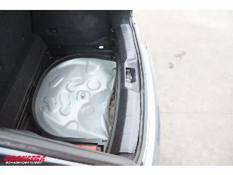 Volvo V-40 2.0 T2 Nordic+ Cruise Clima Navi Bluetooth SHZ PDC picture 9