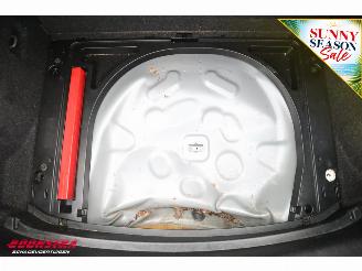 Volvo V-40 2.0 T2 Nordic+ Cruise Clima Navi Bluetooth SHZ PDC picture 11