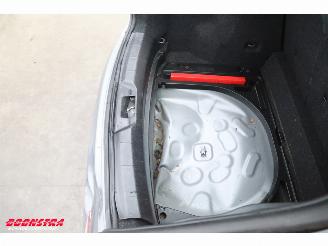 Volvo V-40 2.0 T2 Nordic+ Cruise Clima Navi Bluetooth SHZ PDC picture 12