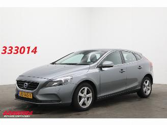 krockskadad bil auto Volvo V-40 2.0 T2 Nordic+ Cruise Clima Navi Bluetooth SHZ PDC 2016/2