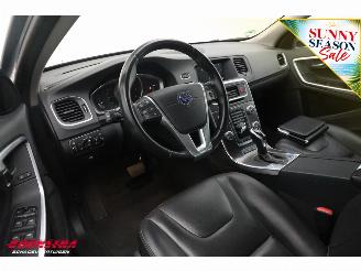 Volvo V-60 2.4 D6 AWD Plug-In Hybrid Summum H/K Cruise Navi Clima Leder PDC picture 17