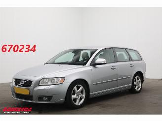 skadebil auto Volvo V-50 1.6 D2 S/S Kinetic Cruise Navi Clima Leder SHZ PDC 2011/12