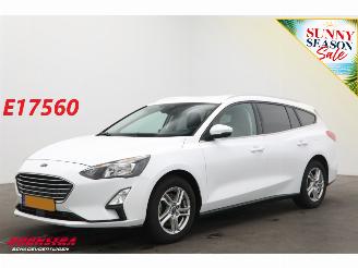Auto incidentate Ford Focus 1.5 EcoBlue Titanium X Business Cruise Navi Airco Apple/Android Camera PDC 2022/2