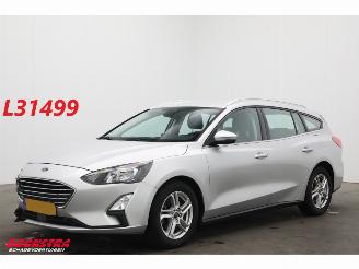 damaged passenger cars Ford Focus 1.0 EcoBoost Hybrid Trend Edition Business Navi Clima Cruise Camera PDC 2020/9