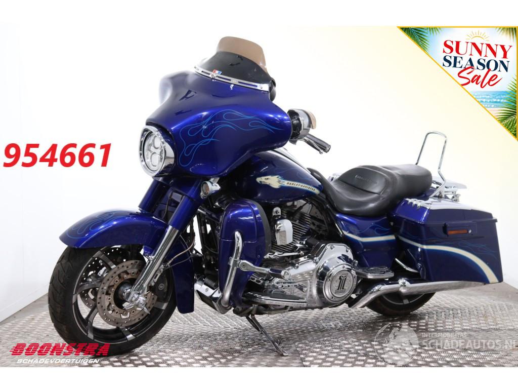 Harley-Davidson CVO Street Glide 5HD! Vance Hines Cruise