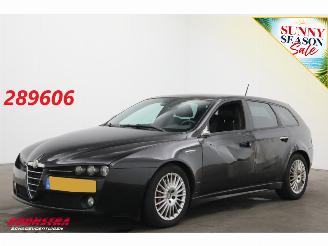 skadebil auto Alfa Romeo 159 Sportwagon Sportwagon 2.0 JTD Ti Distinctive Eerste Eigenaar! Navi Clima Cruise PDC AHK 2011/11