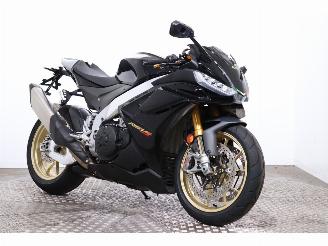 Aprilia RSV4 1100 Factory ABS LED Cruise Quickshift LapTimer 4.235 km! picture 2