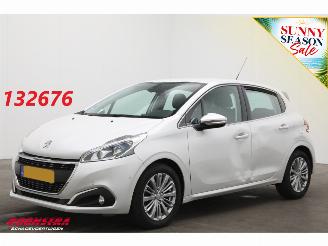 Gebrauchtwagen PKW Peugeot 208 1.6 BlueHDi Allure Navi Clima Cruise Apple/Android Camera PDC 2016/6