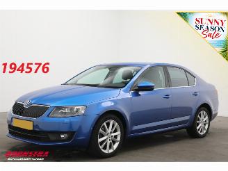 Gebrauchtwagen PKW Skoda Octavia 1.2 TSI Greentech Style Canton Navi Clima Cruise SHZ PDC 2015/7