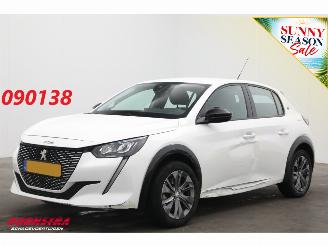 Damaged car Peugeot e-208 EV Active Pack 50 kWh Apple/Android Navi Clima Cruise PDC 2022/9