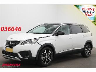 Voiture accidenté Peugeot 5008 1.2 PureTech Aut. Allure 7p Navi Cruise Clima Apple/Android Camera PDC 2018/1