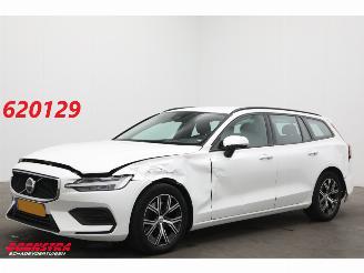 skadebil auto Volvo V-60 2.0 B3 AUT Essential Edition ACC Navi Clima Apple/Android Leder Virtual Camera PDC 2024/10