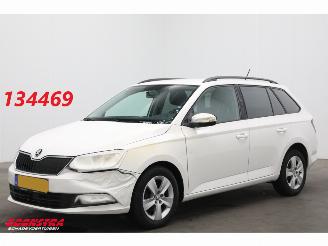 krockskadad bil auto Skoda Fabia Combi 1.4 TDI DSG Ambition Business Navi Cruise Airco Bluetooth PDC 2017/2