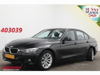 Voiture accidenté BMW 3-serie 320i AUT Executive Navi Cruise Clima PDC AHK 152.512 km! 2012/6