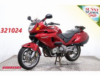 damaged motor cycles Honda NT 650 Deauville NT 650 Deauville 14.956 km! 2000/6