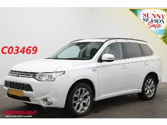 Avarii autoturisme Mitsubishi Outlander 2.0 PHEV instyle 4WD Schuif/kantel Navi Clima Leder SHZ Camera PDC AHK 2014/9