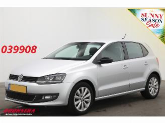 Damaged car Volkswagen Polo 1.2 Easyline Clima Apple/Android 2010/6