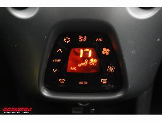 Toyota Aygo 1.0 VVT-i x-joy 5-drs Bluetooth Clima Cruise 63.169 km! picture 29