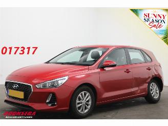 uszkodzony samochody osobowe Hyundai I-30 1.4 T-GDI Comfort Clima Cruise Apple/Android Camera PDC 44.536 km! 2017/3