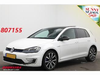 Vaurioauto  passenger cars Volkswagen Golf 1.4 TSI DSG GTE Pano Cruise Clima Navi SHZ Camera PDC 2015/5