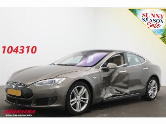krockskadad bil auto Tesla Model S 70D Pano ACC Leder Memory SHZ Virtual Camera PDC AHK 2015/12