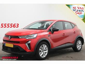 Vaurioauto  passenger cars Renault Captur 1.6 E-Tech full hybrid 145 evolution Cruise Navi Airco Apple/Android Camera PDC 2024/10