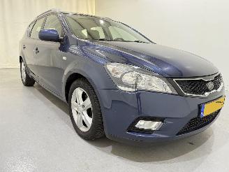 Vaurioauto  passenger cars Kia Ceed SW 1.4 CVVT Navigator Plus 2012/4