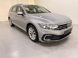 Coche accidentado Volkswagen Passat Variant 1.4 TSI PHEV GTE Business aut. 2023/10