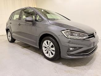 Schadeauto Volkswagen Golf Sportsvan VII 1.0 TSI Aut7 Comfort 2019/4