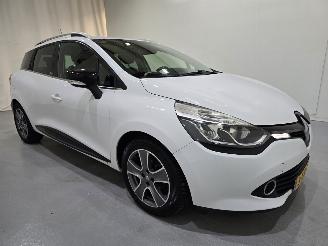 Vaurioauto  passenger cars Renault Clio Estate 0.9 TCe Night&Day 66kw Bjr.2014 2014/8