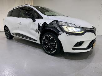 krockskadad bil auto Renault Clio Estate 0.9 TCw BOSE Navi/Clima 2018/4