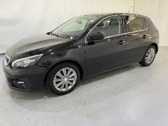 Peugeot 308 HB 1.2 PureTech Allure Pano picture 43