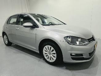 Vaurioauto  passenger cars Volkswagen Golf VII 1.6 TDI Trendline 81Kw 2014/11
