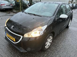 krockskadad bil auto Peugeot 208 1.0   5 Drs   ( Motorschade ) 2015/1