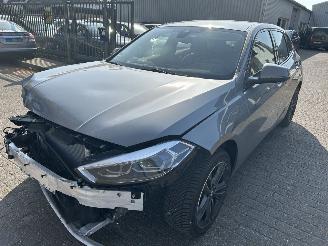Damaged car BMW 1-serie 118i  Automaat   ( Nieuw prijs 47000,00 ) 2024/8