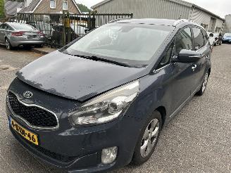 krockskadad bil auto Kia Carens 1.7 Diesel 2013/8