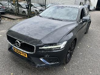 Unfallwagen Volvo V-60 2.0 D 3  Momentum 2020/5