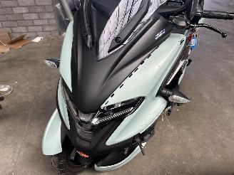 krockskadad bil motor Yamaha  Tricity 300 ABS   ( 118 Km  !!! ) 2025/6
